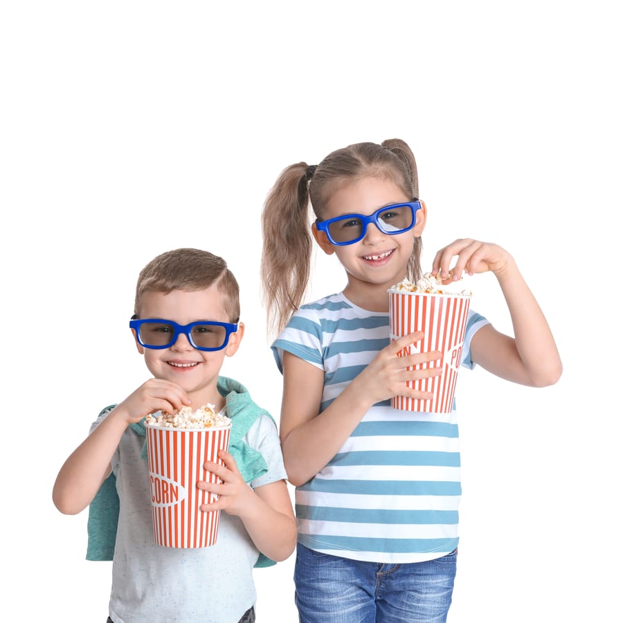 Popcorn machine hire — family party popcorn fun | Panda Party Hire Hire popcorn machine — family party moment with children enjoying freshly popped popcorn together